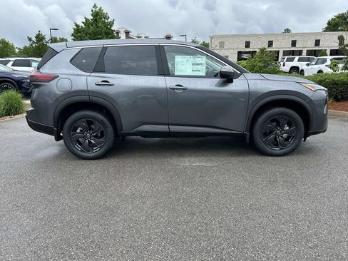 New 2026 Nissan Rogue SV FWD image 8