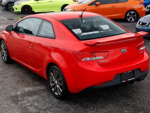 Used 2011 Kia Forte Koup SX FWD image 8