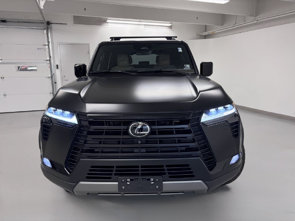 Used 2024 Lexus GX 550 AWD/4WD image 3