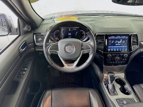 Used 2020 Jeep Grand Cherokee Overland image 27