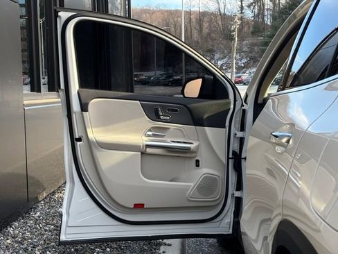 Certified 2023 Mercedes-Benz GLA 250 4MATIC image 18