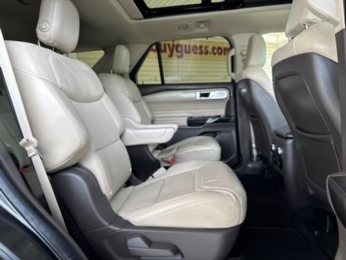Used 2020 Ford Explorer Platinum w/ Premium Technology Package AWD/4WD image 28