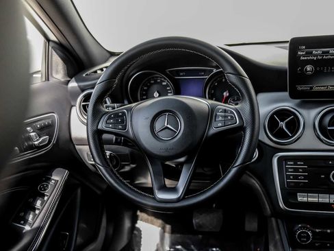 Used 2018 Mercedes-Benz GLA 250 image 17