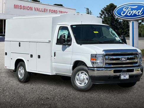 New 2026 Ford E-350 and Econoline 350 Super Duty w/ Power Equipment Group image 2