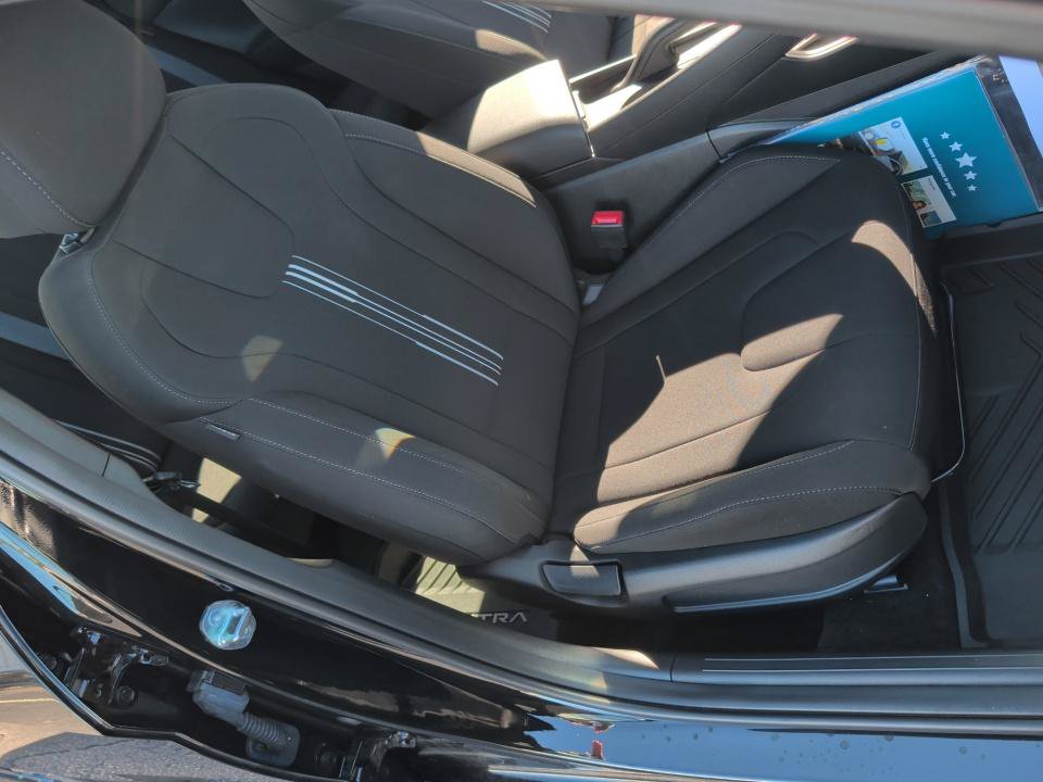 Certified 2025 Hyundai Elantra Sport FWD image 28