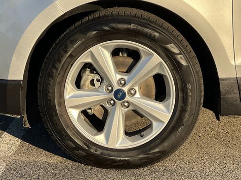 Used 2019 Ford Edge SE image 26