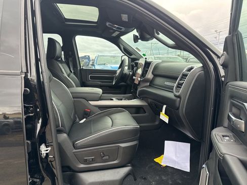 New 2026 RAM 2500 Laramie AWD/4WD image 31
