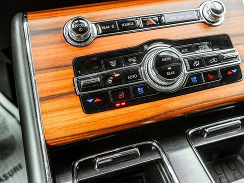 Used 2024 Lincoln Aviator Reserve image 8