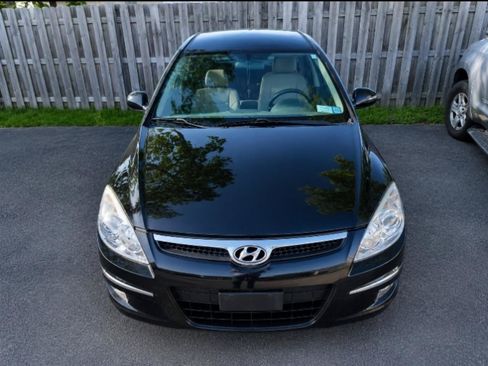 Used 2009 Hyundai Elantra FWD image 2