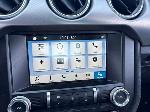 Used 2018 Ford Mustang Premium RWD image 18