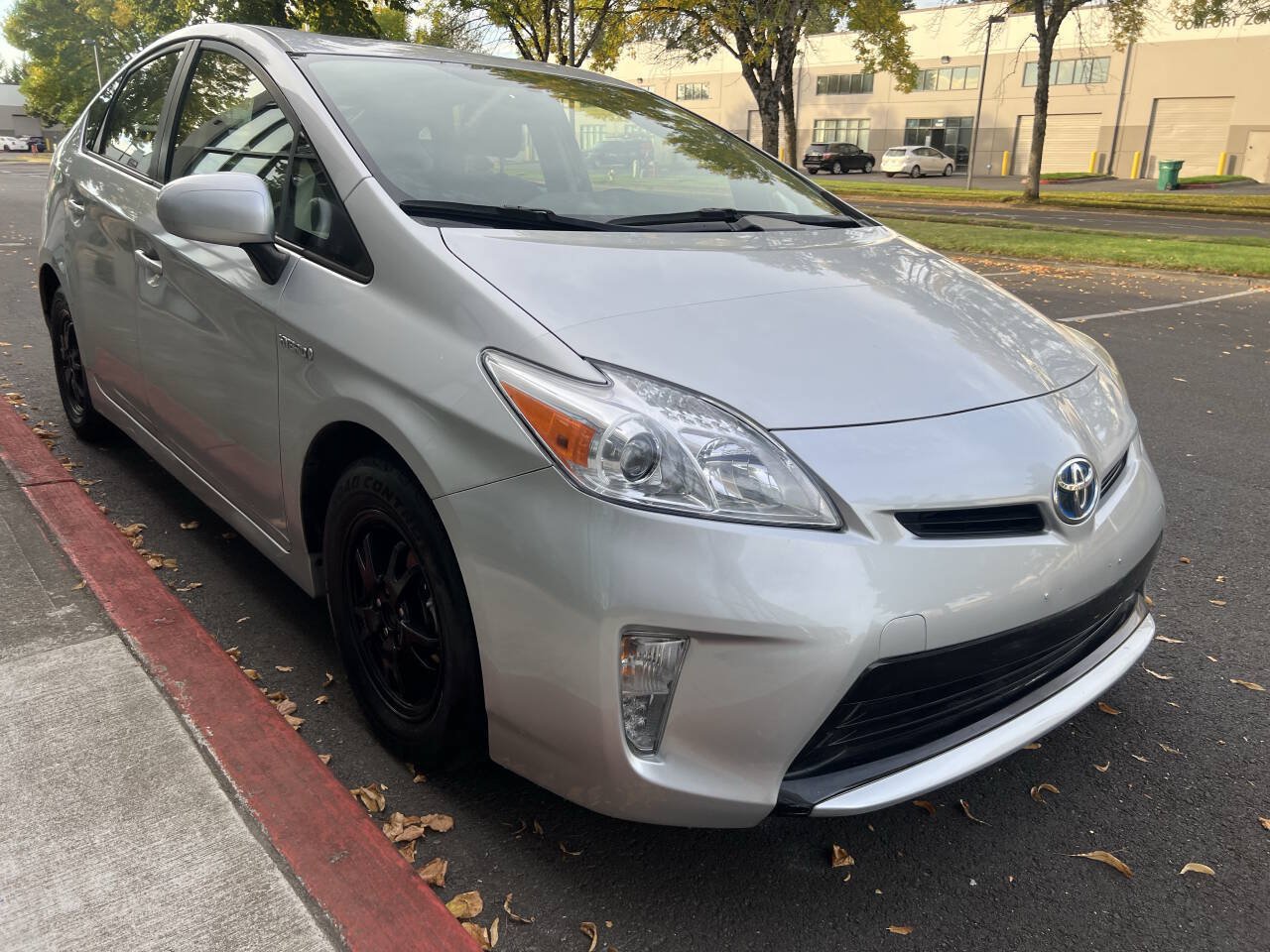Used 2012 Toyota Prius Three FWD image 2