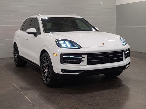 New 2026 Porsche Cayenne AWD/4WD image 9