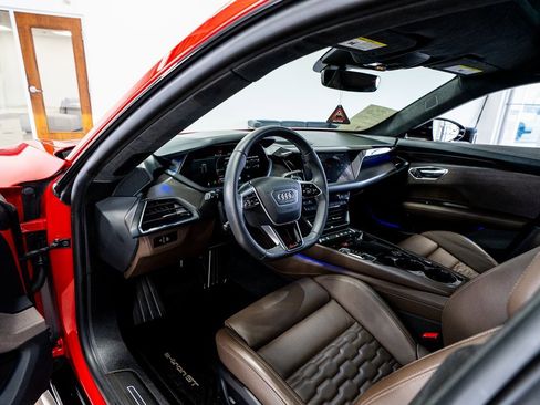 Used 2024 Audi RS e-tron GT w/ Carbon Performance Package image 34