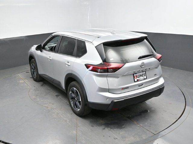 Used 2024 Nissan Rogue SV FWD image 43