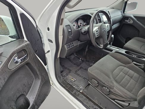 Used 2015 Nissan Frontier PRO-4X image 20