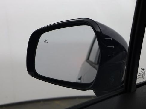 Used 2023 Kia Carnival LX FWD image 40