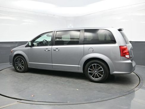 Used 2019 Dodge Grand Caravan GT image 4