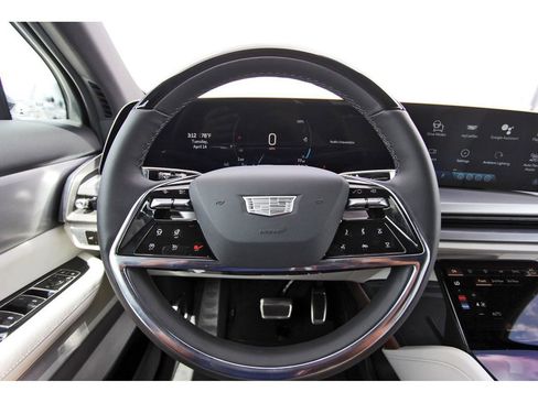 New 2026 Cadillac Vistiq Luxury image 14