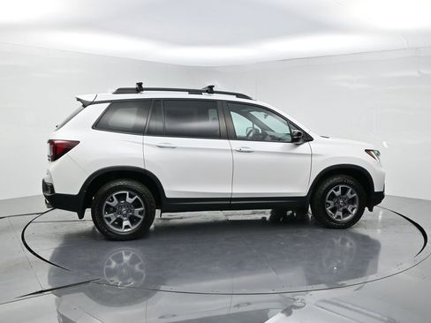 Used 2023 Honda Passport TrailSport image 4