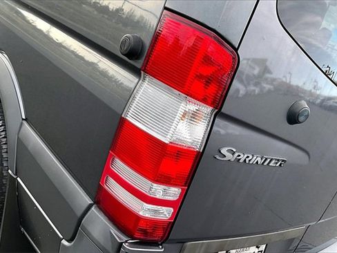 Used 2011 Mercedes-Benz Sprinter 2500 image 33