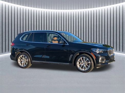Certified 2023 BMW X5 xDrive40i w/ Premium Package image 3