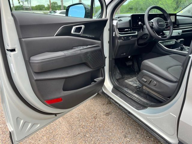 New 2026 Kia Carnival SX w/ SX Dark Edition Package FWD image 15
