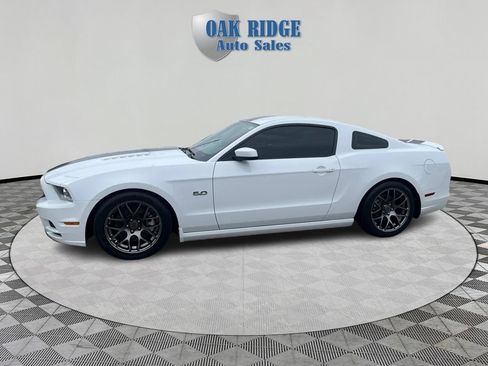 Used 2014 Ford Mustang GT RWD image 8