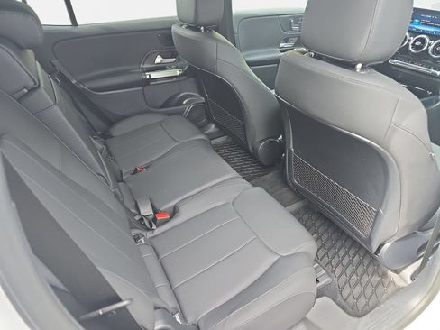 Used 2025 Mercedes-Benz GLB 250 image 11