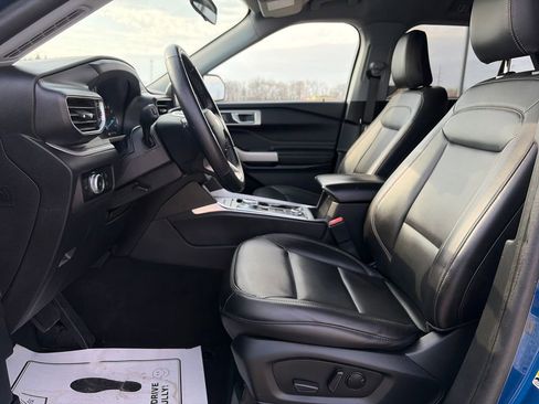 Used 2023 Ford Explorer XLT w/ Equipment Group 202A image 15