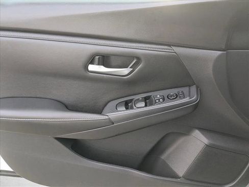 Used 2024 Nissan Sentra SV image 23