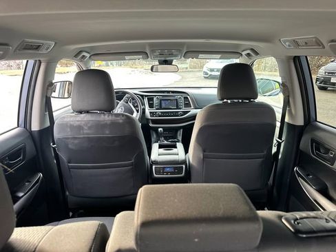 Certified 2019 Toyota Highlander LE image 14