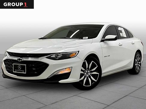 Used 2025 Chevrolet Malibu RS FWD image 1