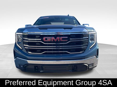 Used 2024 GMC Sierra 1500 SLT image 2