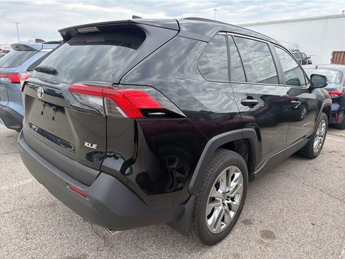 Used 2025 Toyota RAV4 XLE Premium FWD image 5