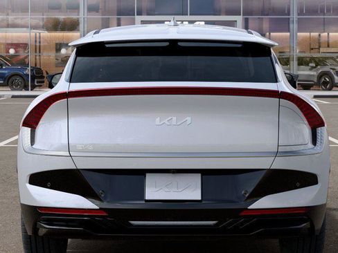 New 2025 Kia EV6 Wind image 13