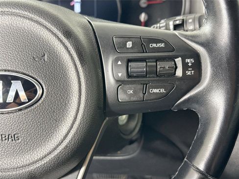 Used 2018 Kia Sorento LX w/ LX V6 Convenience Package image 17