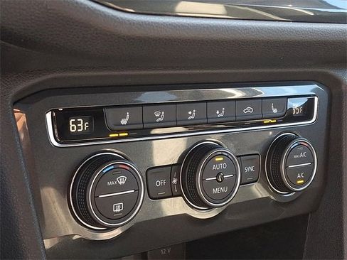 Used 2019 Volkswagen Tiguan SE w/ Panoramic Sunroof Package image 17