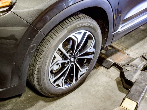 Used 2020 Hyundai Santa Fe Limited image 10