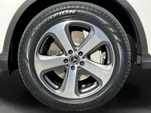 Used 2023 Mercedes-Benz GLC 300 4MATIC Coupe image 25