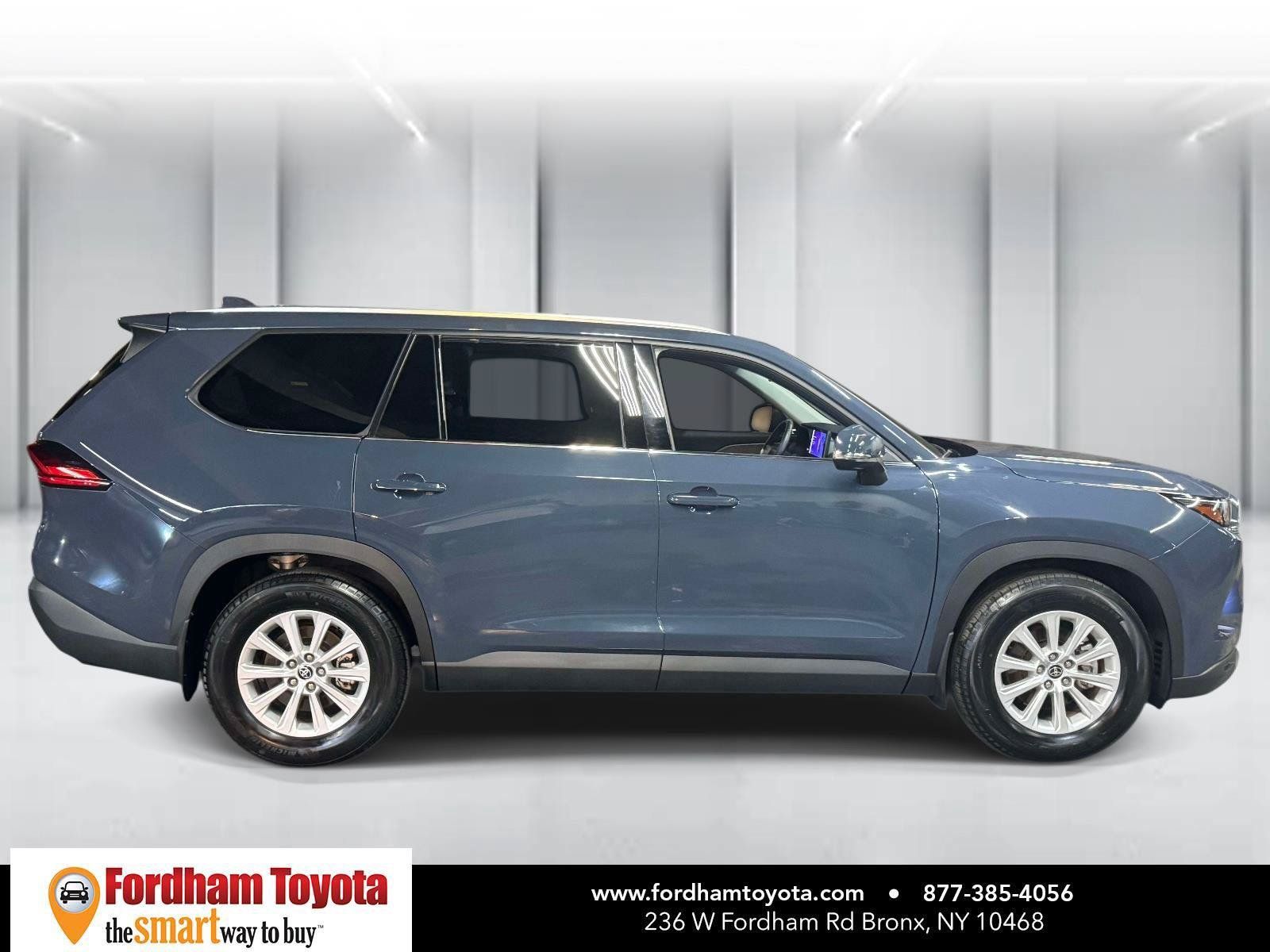 Used 2024 Toyota Grand Highlander AWD image 8