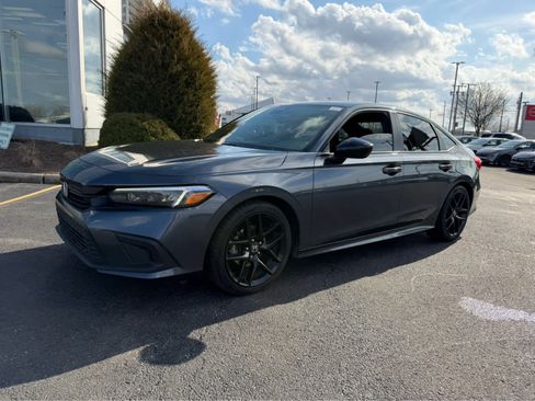 Used 2023 Honda Civic Sport image 3