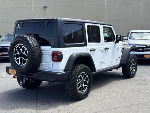 Used 2025 Jeep Wrangler Unlimited Rubicon AWD/4WD image 3