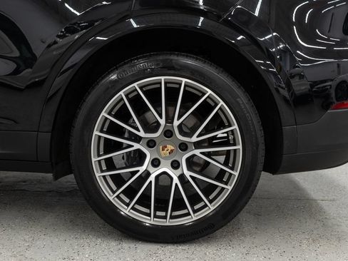 Used 2023 Porsche Cayenne Platinum Edition AWD/4WD image 37
