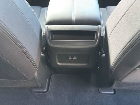 Used 2025 Nissan Pathfinder S FWD image 38