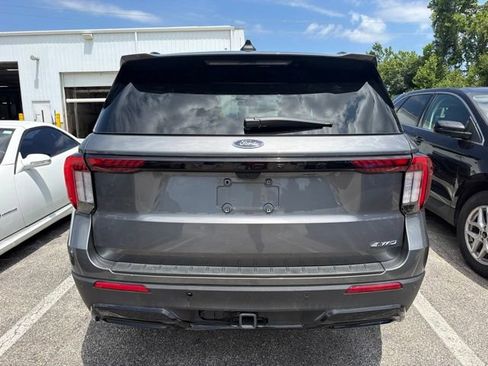 Used 2025 Ford Explorer ST-Line w/ ST-Line Street Pack AWD/4WD image 6