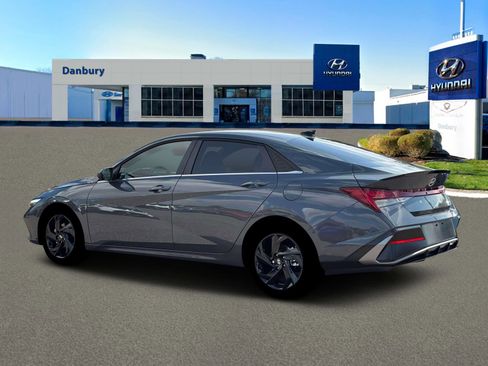 New 2026 Hyundai Elantra SEL Sport Premium FWD image 4