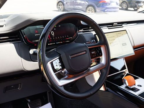 Used 2025 Land Rover Range Rover SE AWD/4WD image 23