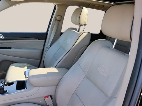 Used 2015 Jeep Grand Cherokee Overland image 13