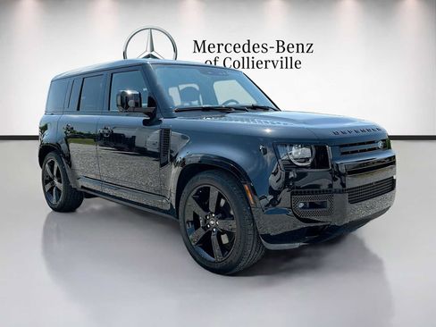 Used 2025 Land Rover Defender 110 V8 AWD/4WD image 3