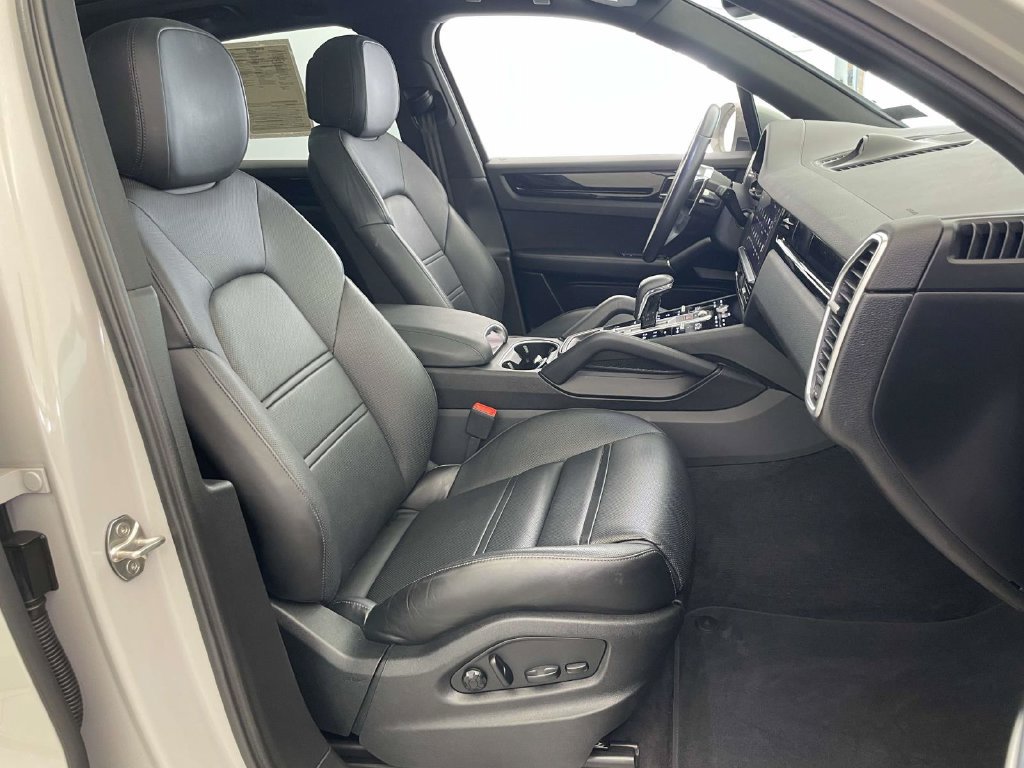Certified 2023 Porsche Cayenne AWD/4WD image 23